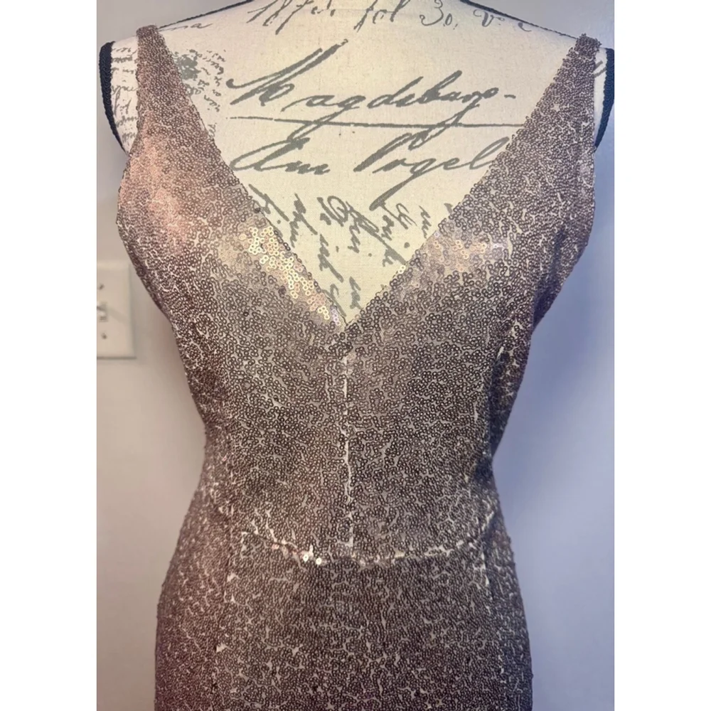 Women's Lulus Gold Sequin V-Neck Cocktail Dress Size M - Picture 3 of 9